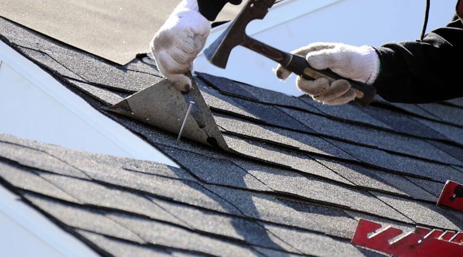 Professional gutter cleaning in Devils Elbow, MO